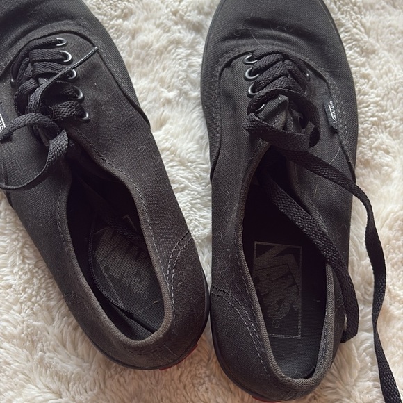 Vans Black Canvas Sneakers –Women’s 6 / Men’s 4.5 | Iconic Streetwear Style - Picture 6 of 7